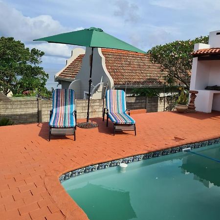 Indaba Manor On 413 Owen Ellis Dr Hotel Port Edward Exterior foto