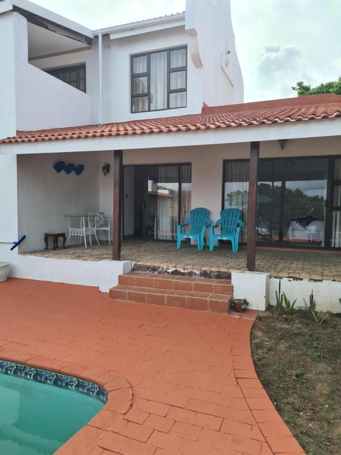Indaba Manor On 413 Owen Ellis Dr Hotel Port Edward Exterior foto