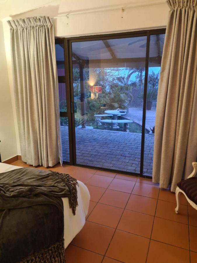 Indaba Manor On 413 Owen Ellis Dr Hotel Port Edward Exterior foto