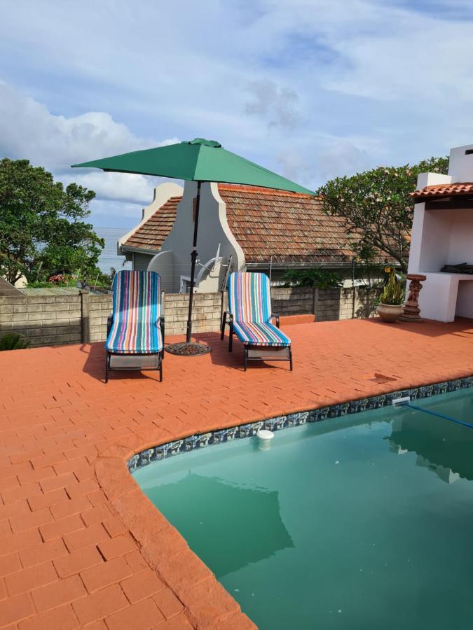 Indaba Manor On 413 Owen Ellis Dr Hotel Port Edward Exterior foto